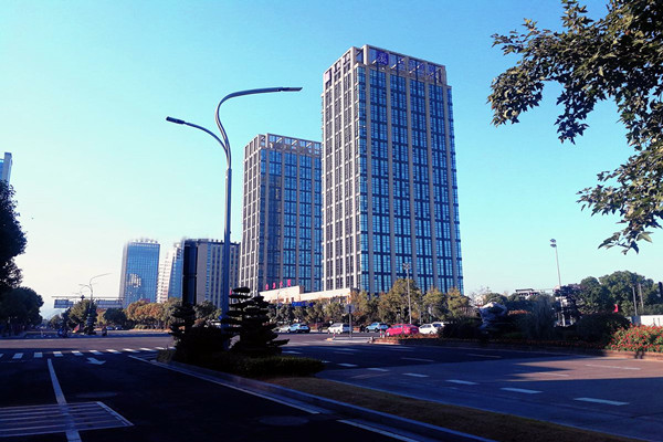 樓宇智能化專業(yè)化、系統(tǒng)化、節(jié)能化特點(diǎn)！(圖1)